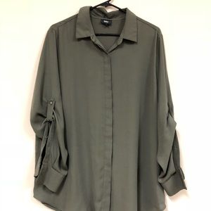 Women’s Mossimo 2X Convertible Sleeve Blouse